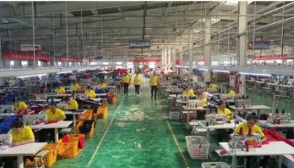 家門口辦起服裝廠 柯坪群眾就業有保障