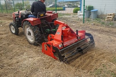 科技助農新篇章 葉菜類創新團隊農機田間展風采